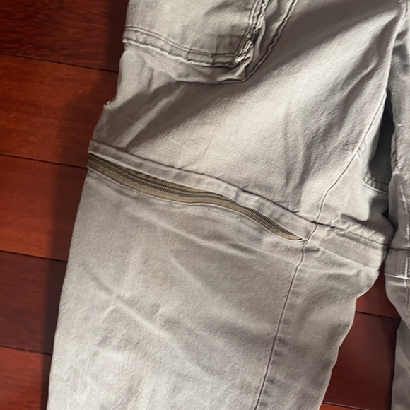 Men’s Cargo Pants- Zip off To Shorts! - Picture 4 of 10